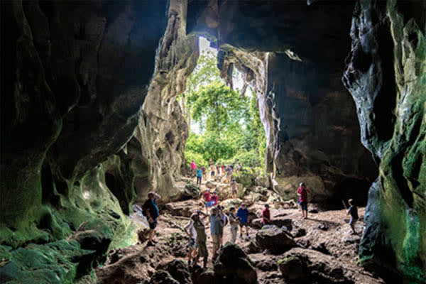Anouvong - Laotian Serendipity: Vientiane - Huay Xai  (Upstream) - Day 2