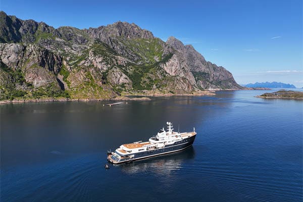 Aqua Lares - Aldabra & Seychelles’ Outer Islands​ - Day 1