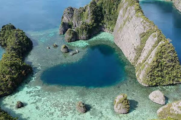 Celestia - Raja Ampat South & Central - Day 4