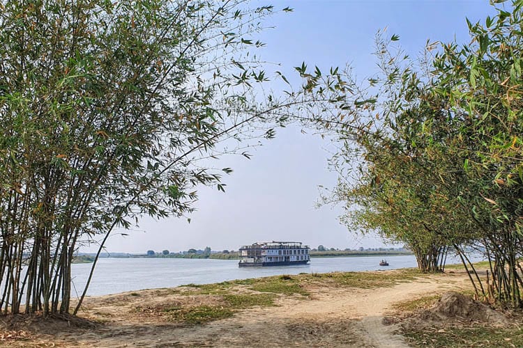 Rajmahal - City of Light : Patna - Varanasi - Day 2